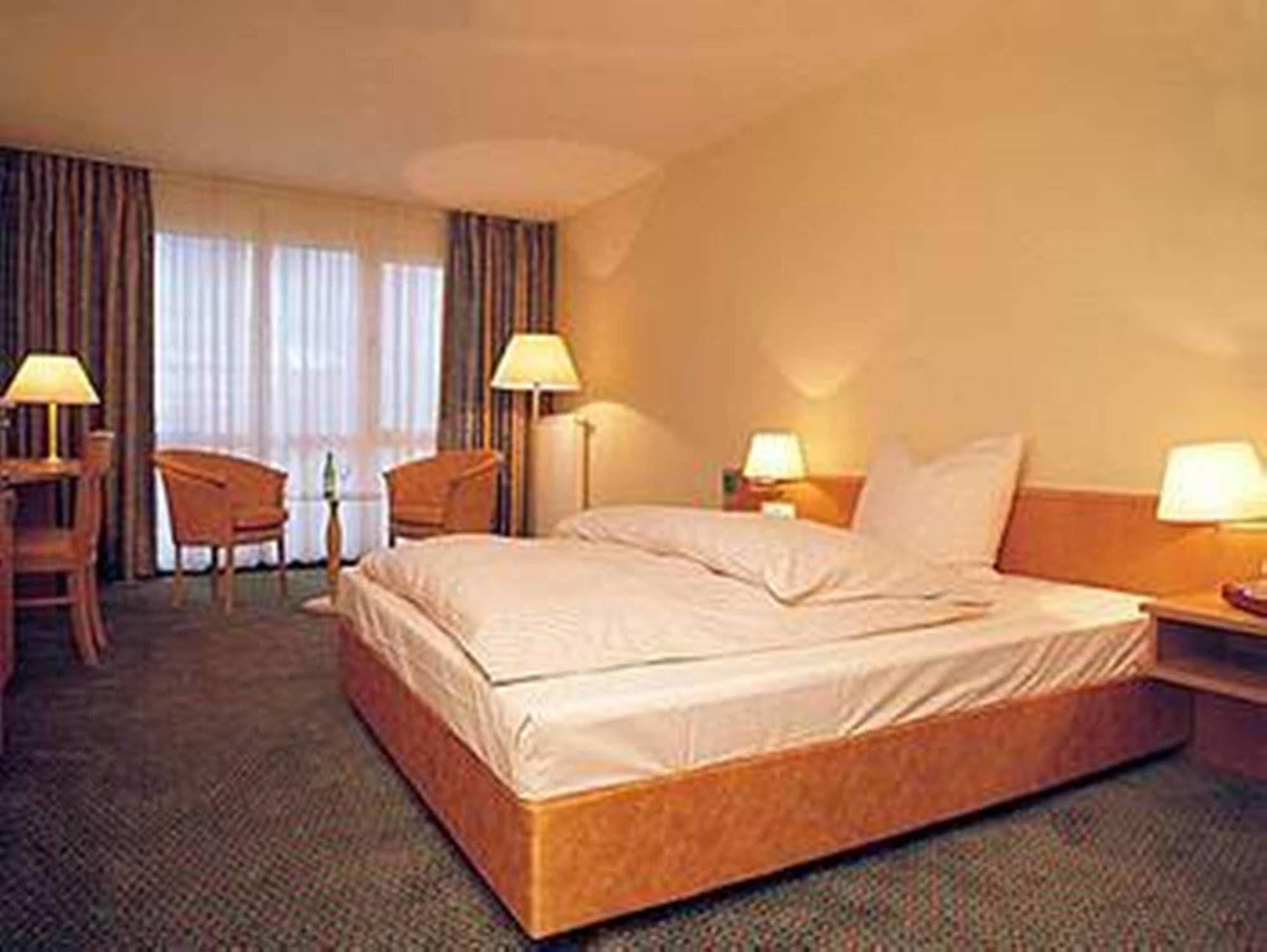 Erikson Hotel Sindelfingen Exterior foto